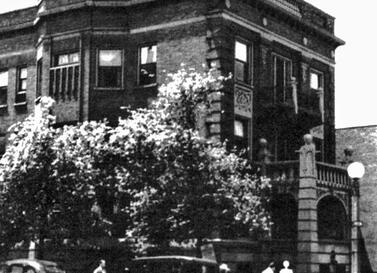 533 in the 30's 533 Diversey Parkway